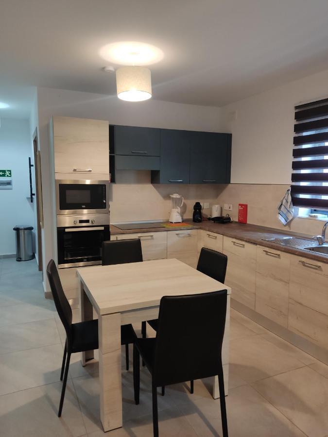 Apartament Salina Wharf, Block E, N.27 By Crysalex *